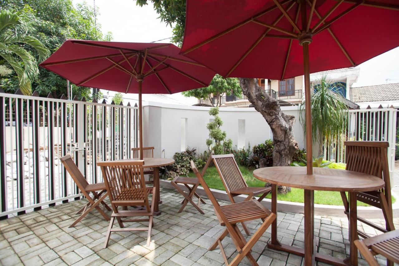 Reddoorz @ Wiyung 3 Wisma tamu 2*